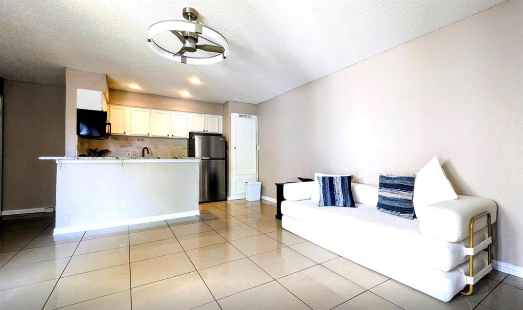Arlington Oaks Condo - Residential