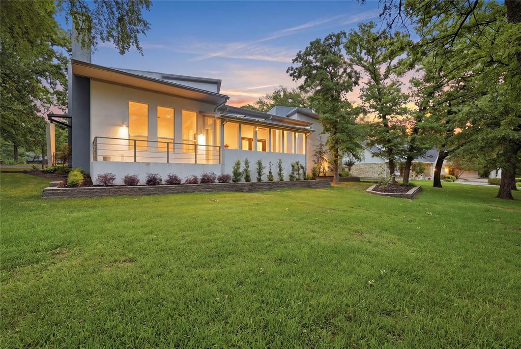 FIRST TIME EVER ON THE MARKET ?
316 Comanche Lake, Kiowa
Stunning Contemporary Lake Home
This beautiful custom-built home is now available for the very first time! Designed for both efficiency and effortless entertaining, this energy-efficient contemporary offers the perfect blend of luxury, comfort, and lake living.
Key Features:
•  3 Bedrooms + 3 Full Baths (plus a flexible bonus room)
•  Built with high-performance Autoclaved Aerated Concrete (AAC) R28 blocks and R40 ceilings — one of the most energy-efficient homes you’ll find
•  Gourmet cook’s kitchen featuring a large eat-in island that overlooks the open living and dining area — perfect for family gatherings and entertaining
•  Spacious main-level master suite with private access to the porch
•  Luxurious master bath with dual vanities, dedicated makeup desk, accessible shower, and massive His & Hers walk-in closets
•  Upstairs 2nd master suite plus a huge bonus room ideal for a home office, 4th bedroom, game room, or home gym
•  Oversized 6-car garage with 220V setup — perfect for multiple vehicles, a workshop, or electric vehicle charging
•  Beautiful corner lot with mature trees and breathtaking views of the lake
•  Just steps from the boat ramp and docks
•  Expansive covered and uncovered porches — ideal for outdoor entertaining while enjoying stunning lake views and spectacular sunsets
Whether you’re looking for a year-round home or a weekend lake retreat, this thoughtfully designed property delivers comfort, style, and incredible value.
Don’t miss your chance to own this rare lake View opportunity in Kiowa!
