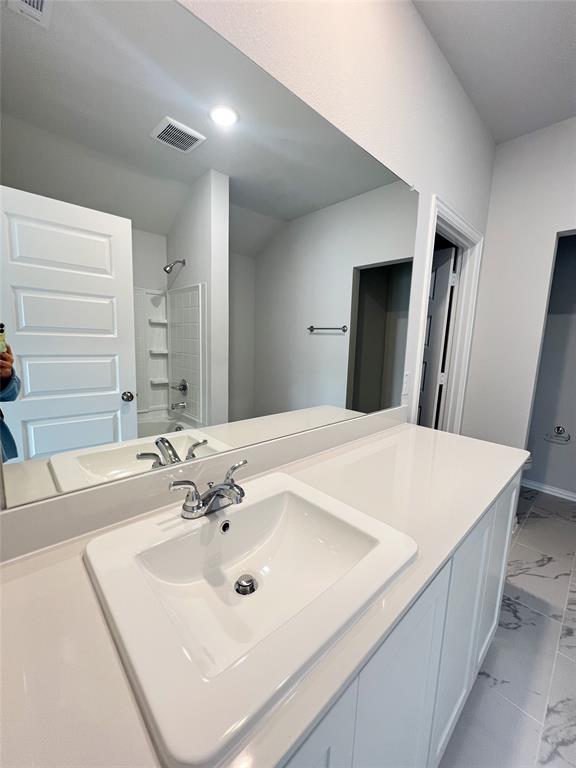 Rolling Rdg Ph 1 - Residential Lease