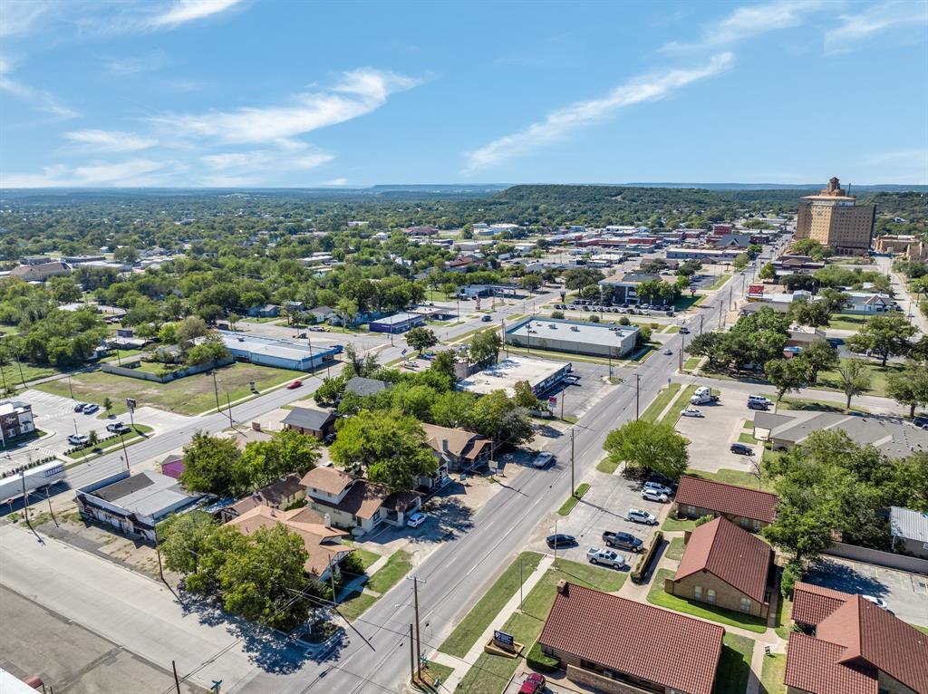 Hitt - Commercial Sale