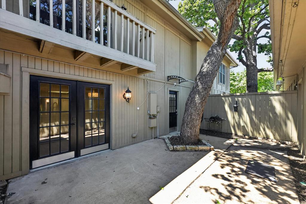 Oak Shadows Townhomes - Residential