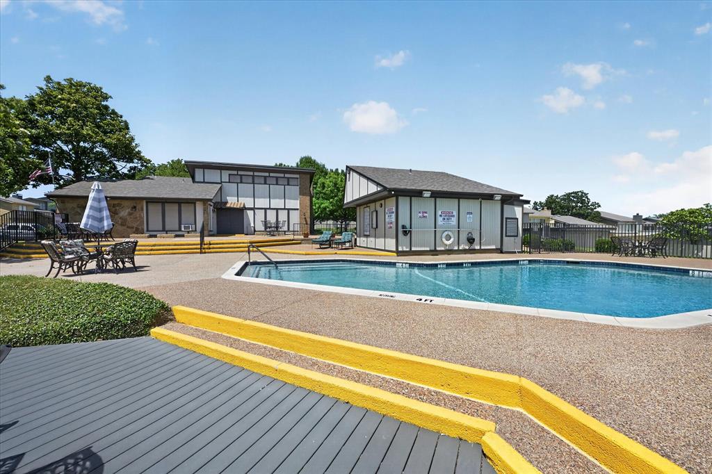 Oak Shadows Townhomes - Residential