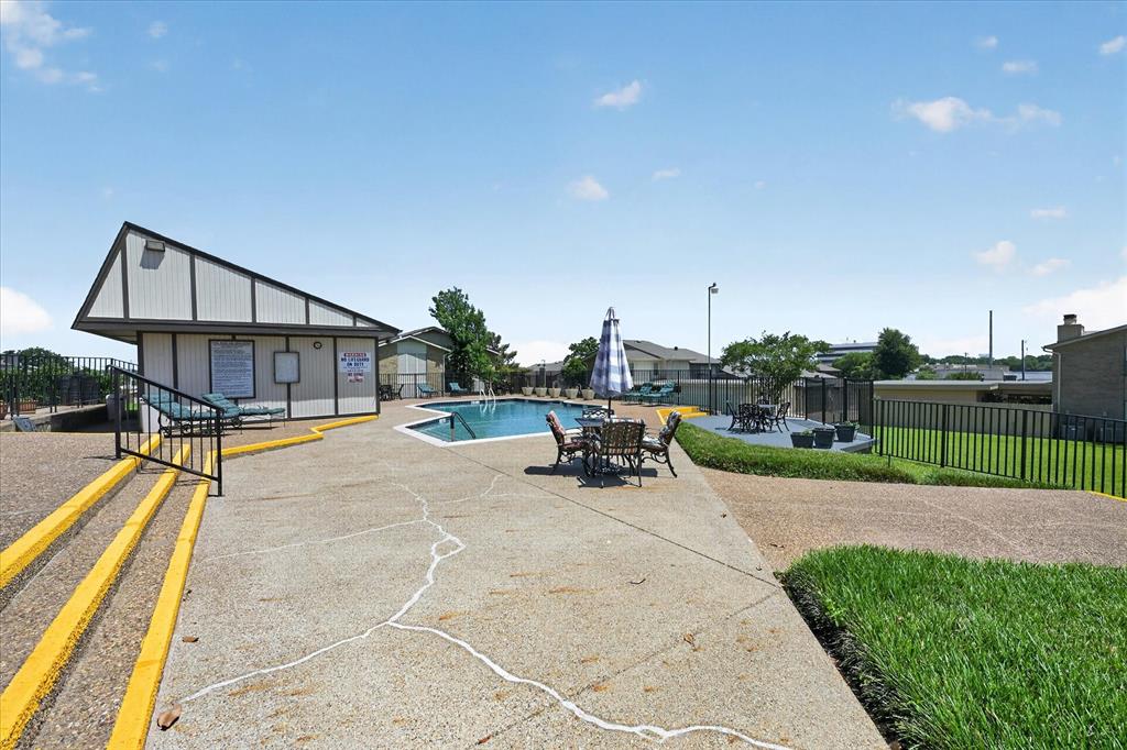 Oak Shadows Townhomes - Residential