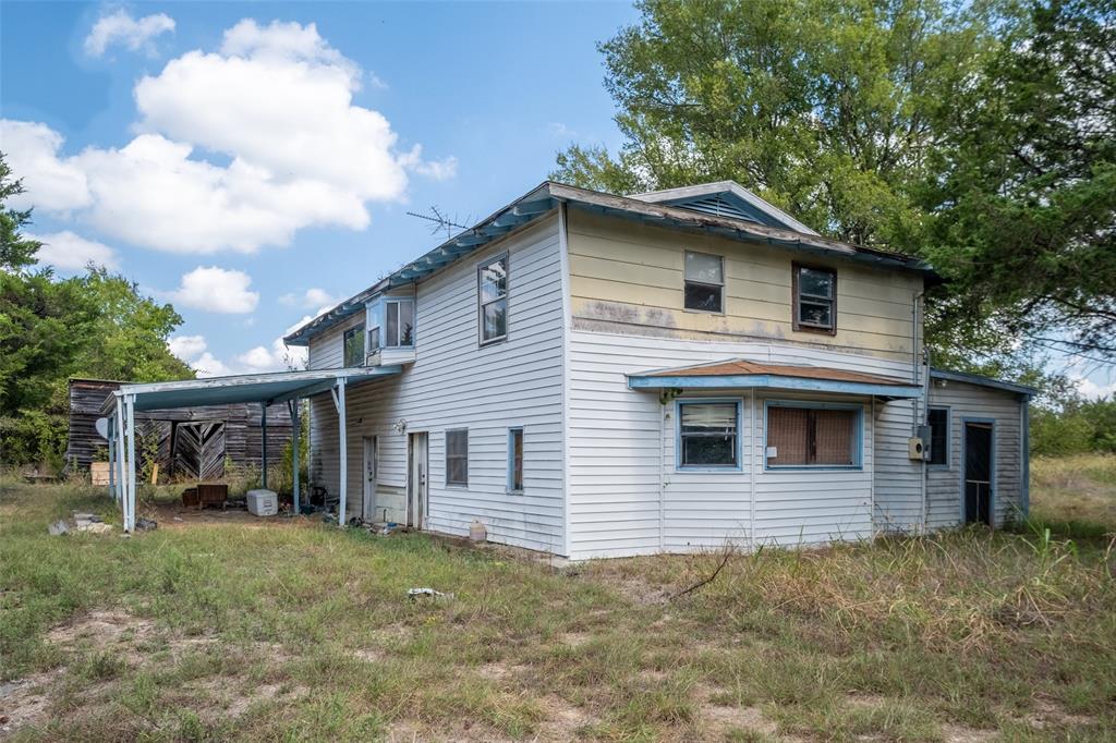 This land is only 3 minutes away from Navarro Mills Lake (As per Google Maps). Extremely discounted
house price to sell in AS-IS and where is condition. Multiple exit strategies. Buyer and buyer agent to verify all
measurements as records were pulled from county.  Please read private remarks before contacting.