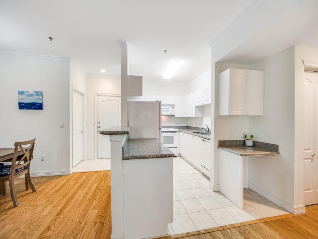 Wyndemere Condo - Residential