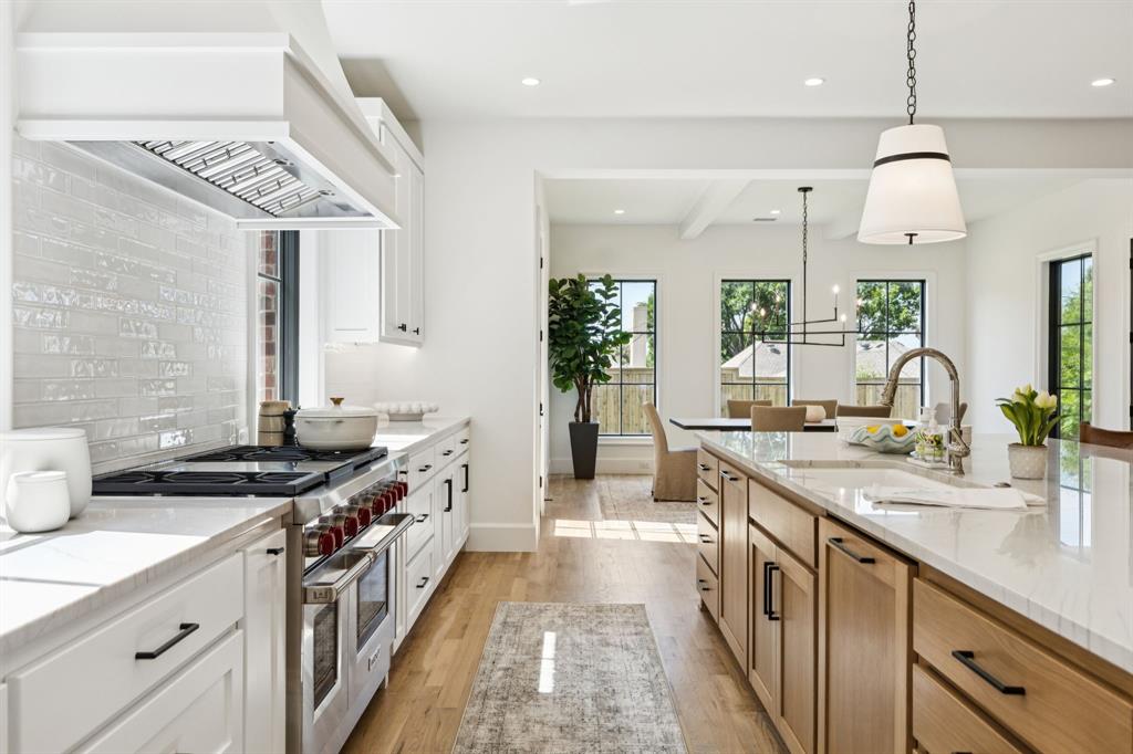 WHITE ROCK BLUFFS - Residential