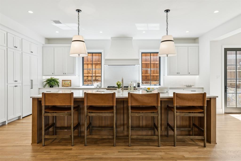 WHITE ROCK BLUFFS - Residential