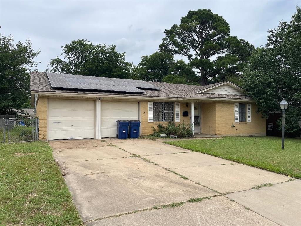 Investor special, needs work, Motivated seller, bring all offers.