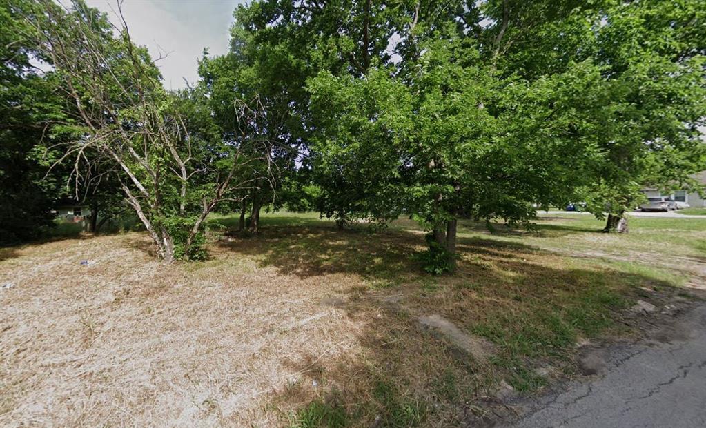 Great opportunity to own a piece of land in the city of Greenville! This can be your canvas to build your future the way you want it to look, or it can be a place to build your next investment property. This land can be used for a single family homes but no mobile homes inside the city.
