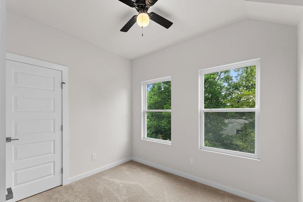 Lincoln Manor - Residential