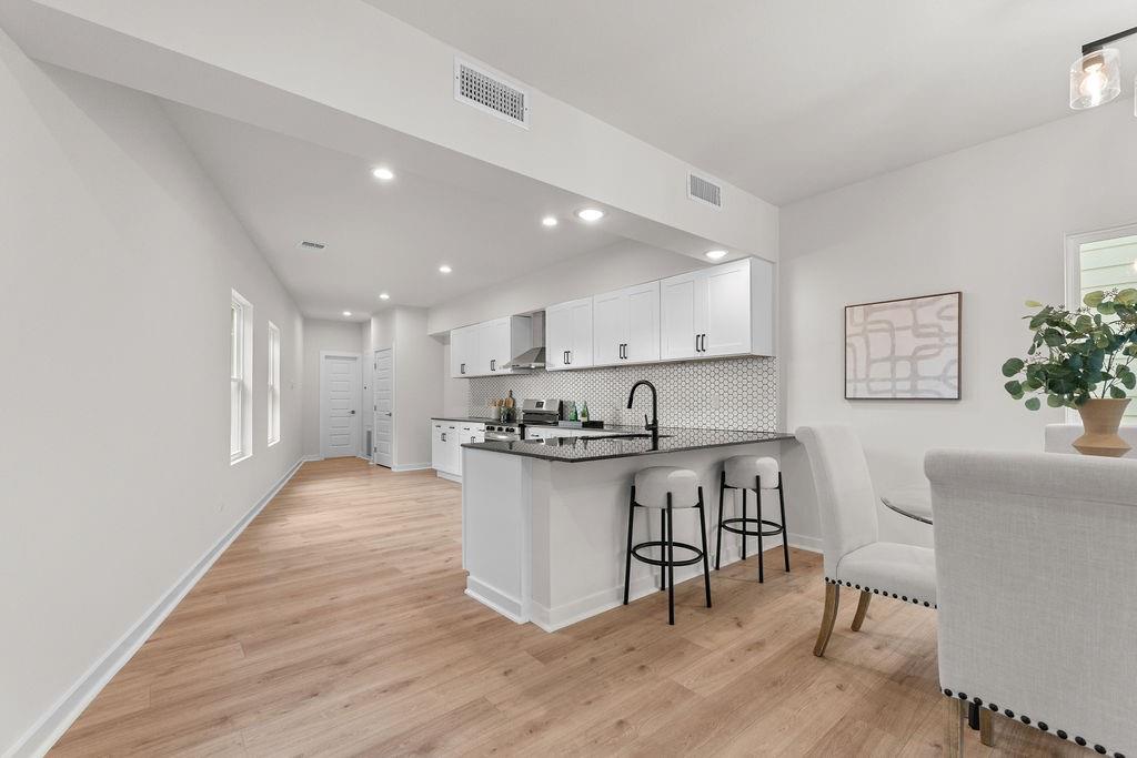 Lincoln Manor - Residential