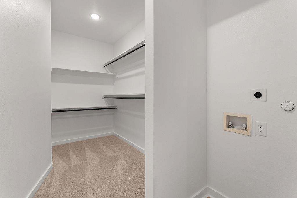 Lincoln Manor - Residential