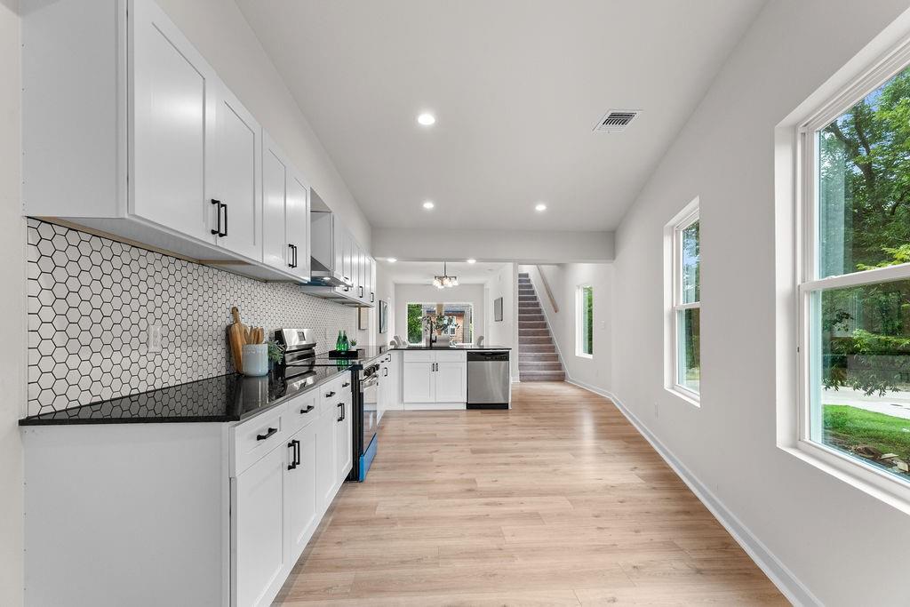 Lincoln Manor - Residential