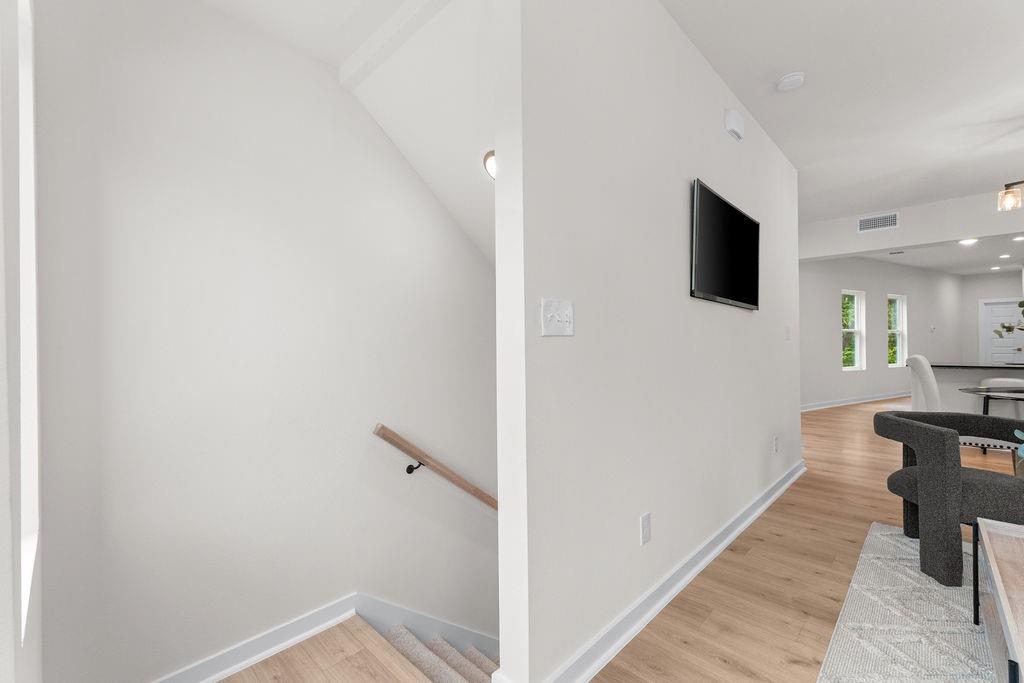 Lincoln Manor - Residential