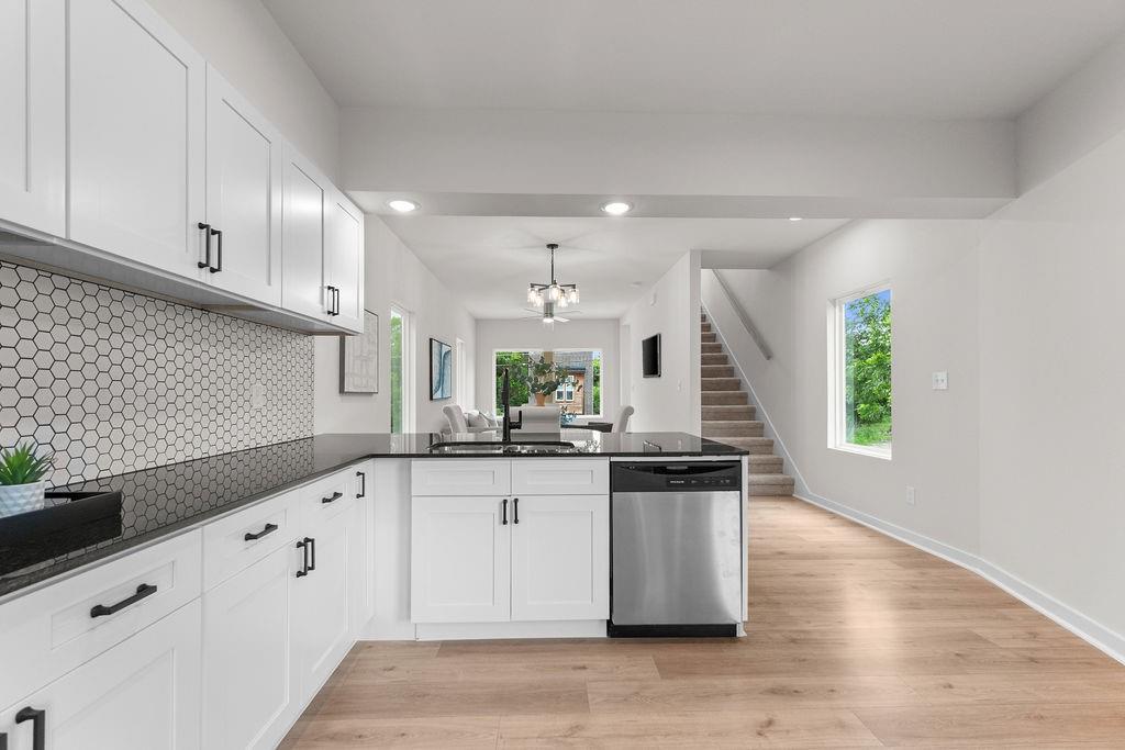 Lincoln Manor - Residential