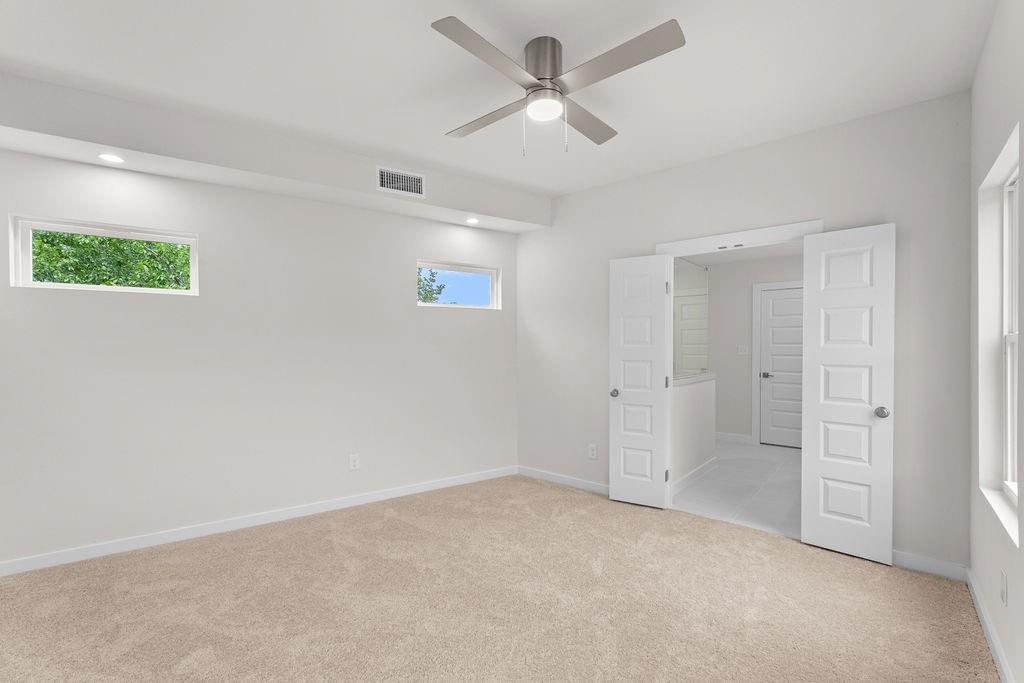 Lincoln Manor - Residential