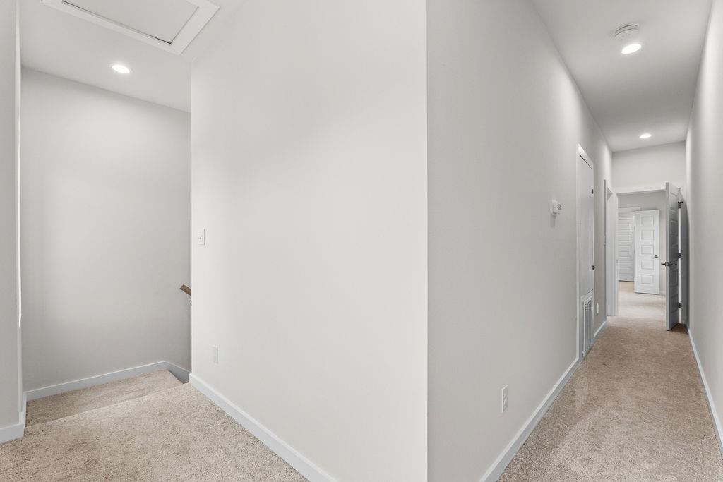 Lincoln Manor - Residential