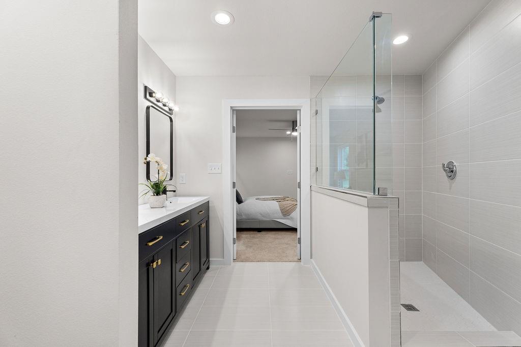 Lincoln Manor - Residential