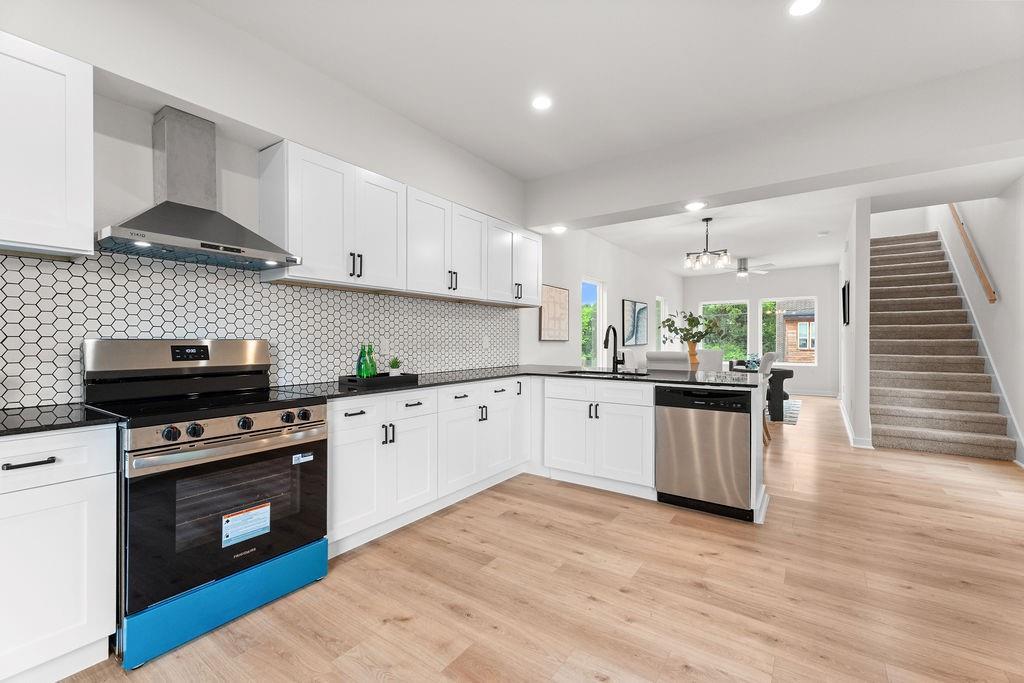 Lincoln Manor - Residential