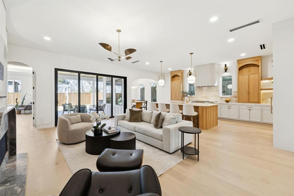 ROSS AVE ANNEX - Residential