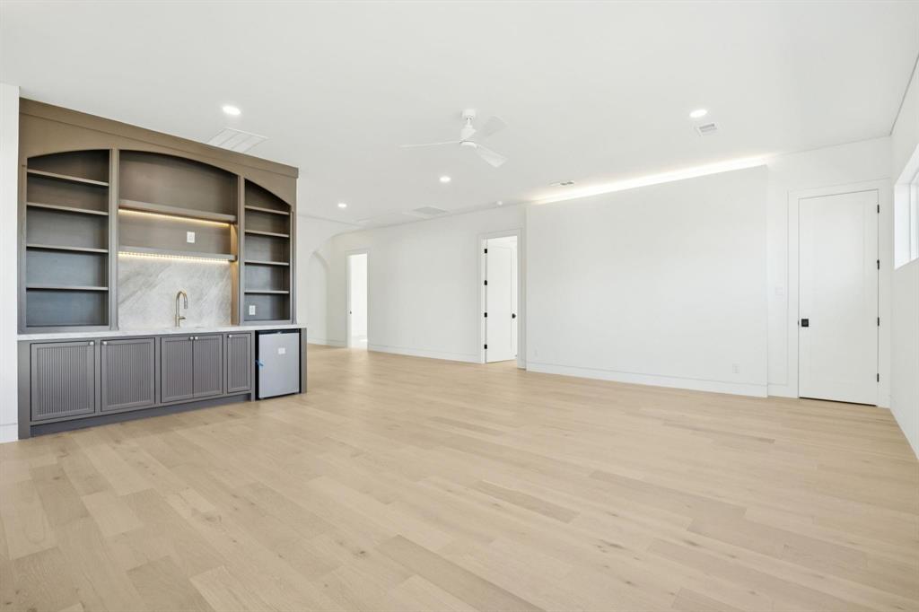 ROSS AVE ANNEX - Residential