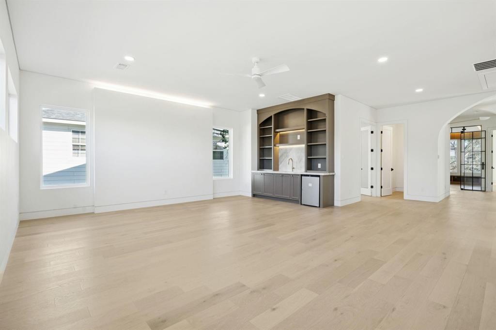 ROSS AVE ANNEX - Residential