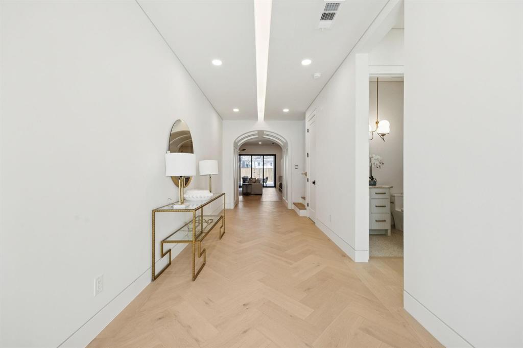 ROSS AVE ANNEX - Residential