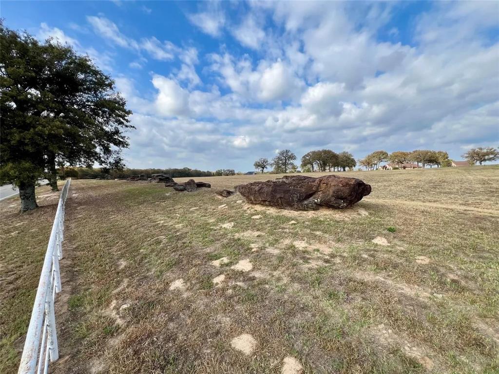 STALLION LAKE RANCH - Land