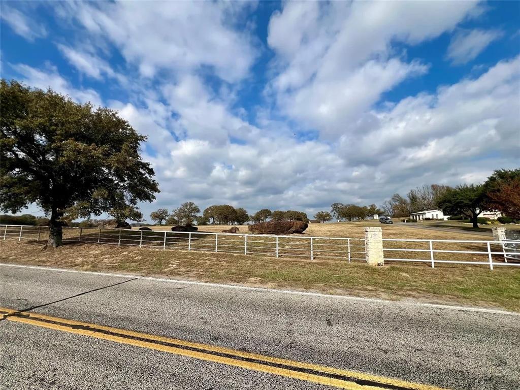 STALLION LAKE RANCH - Land