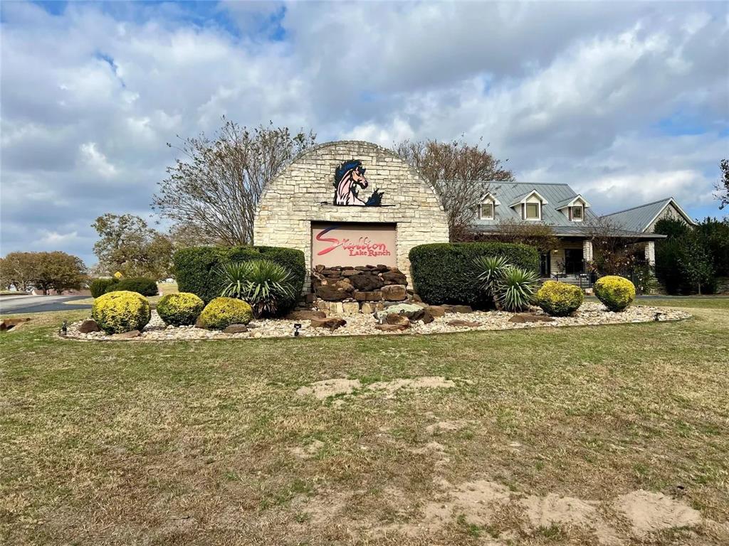 STALLION LAKE RANCH - Land
