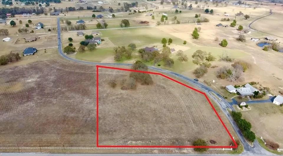 STALLION LAKE RANCH - Land