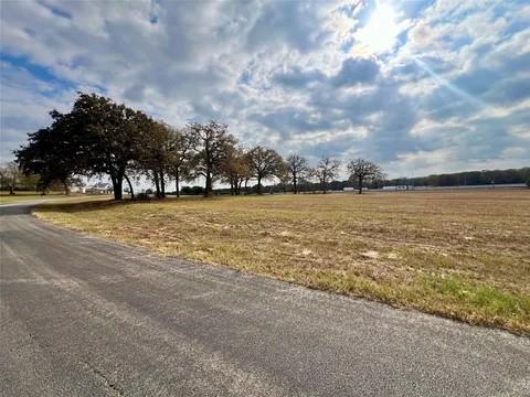 STALLION LAKE RANCH - Land