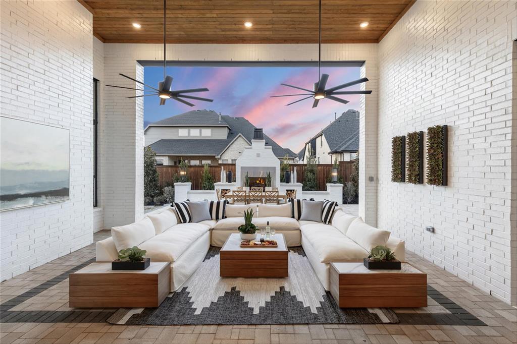 Mustang Lakes Huntington - Residential