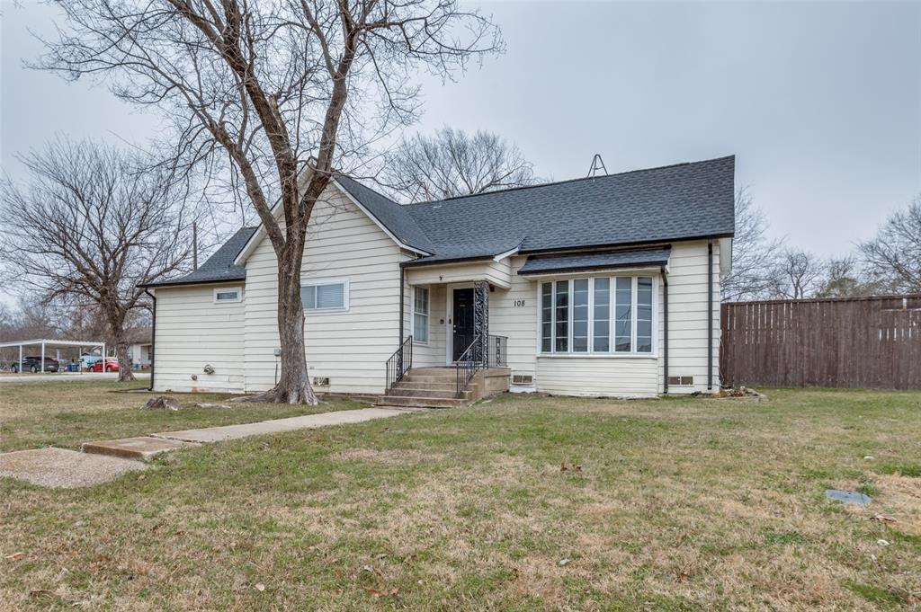 Now is your chance to own this spacious and flexible home at 108 N Baker Street in Ferris. Featuring 3 bedrooms, 2.5 baths, and two living areas, this layout adapts easily to your lifestyle—whether you need extra entertaining space or a home office. Enjoy a large, private backyard with a tall fence and storage shed, perfect for outdoor living and projects. Conveniently located near I-45, parks, dining, and local amenities, this home offers both comfort and accessibility. Don’t miss this opportunity—schedule your showing today.