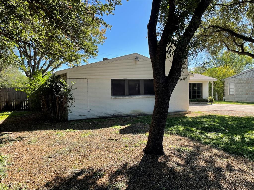 Charming one-story property located within a 7minute drive from TCU. This home offers split bedrooms on an oversized .43-acre lot. Large living area with skylights offers access to a side patio. located, this property is within 2.2 miles from Texas Christian University (TCU), making it an excellent choice for students or faculty members seeking proximity to campus.  Also, near grocery store, restaurants, and Foster Park, which connects to the beautiful Trinity Trails for a myriad of activities. Currently tenant-occupied through May 20, 2026. Current tenants through May 2025 pay $4,300 per month then it jumps to $6,000 per month for the new set. Property is grandfathered in the TCU overlay for more than 3 tenants. A 24-hour showing notice is required.