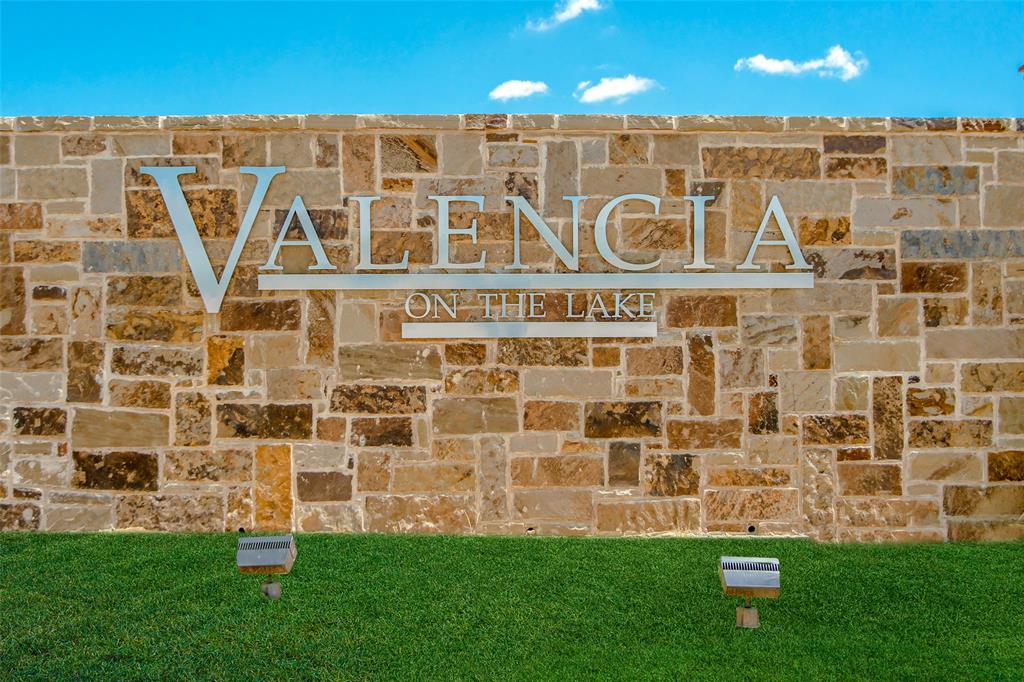 Valencia on the Lake - Residential