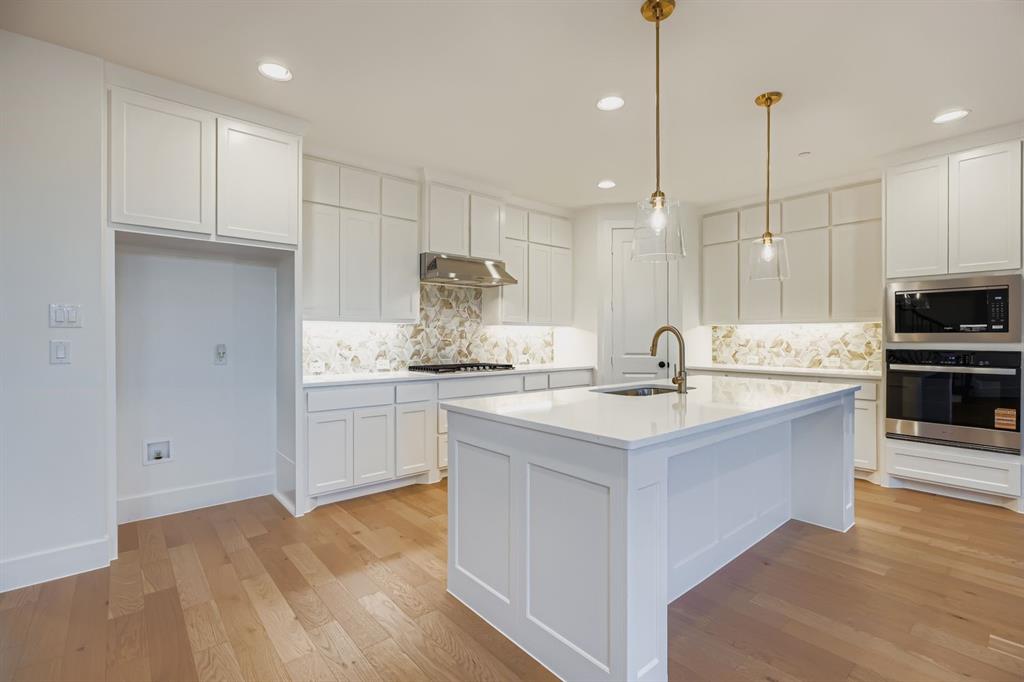 Castle Hills Northpointe Townhomes - Residential