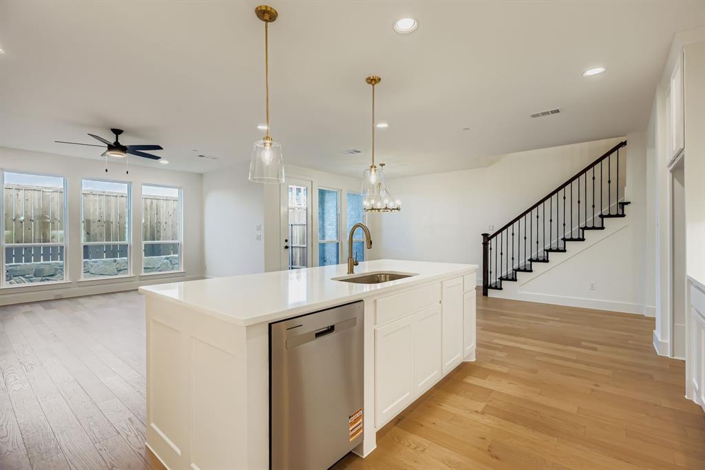 Castle Hills Northpointe Townhomes - Residential