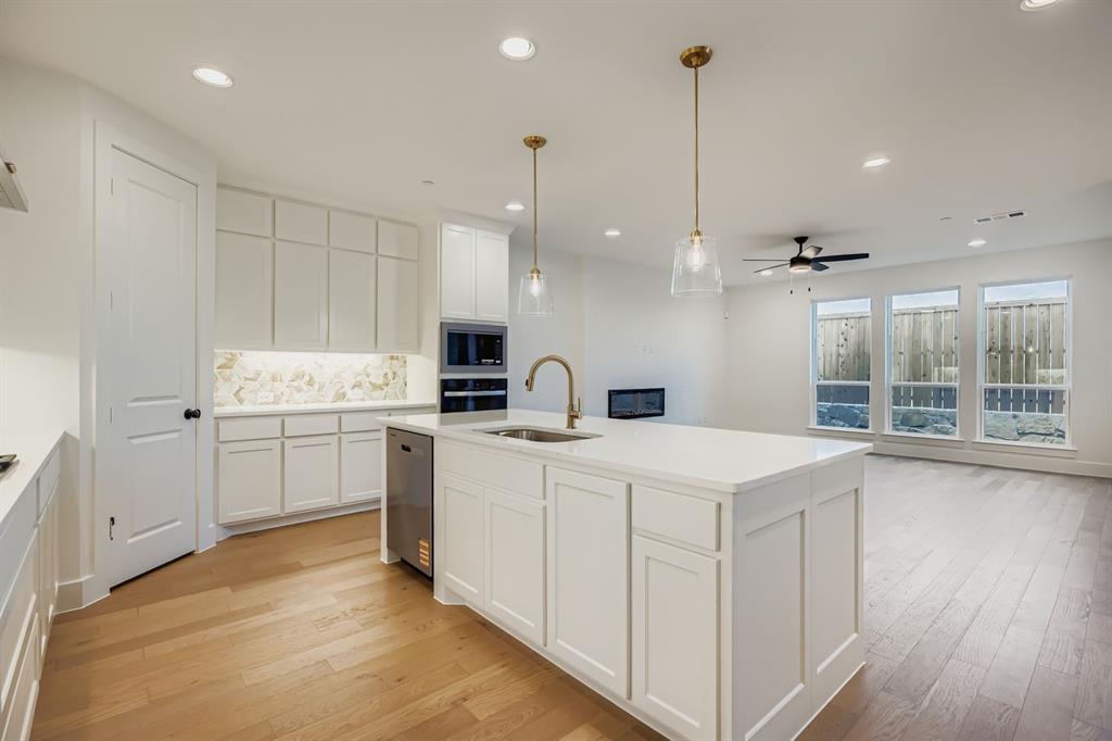 Castle Hills Northpointe Townhomes - Residential