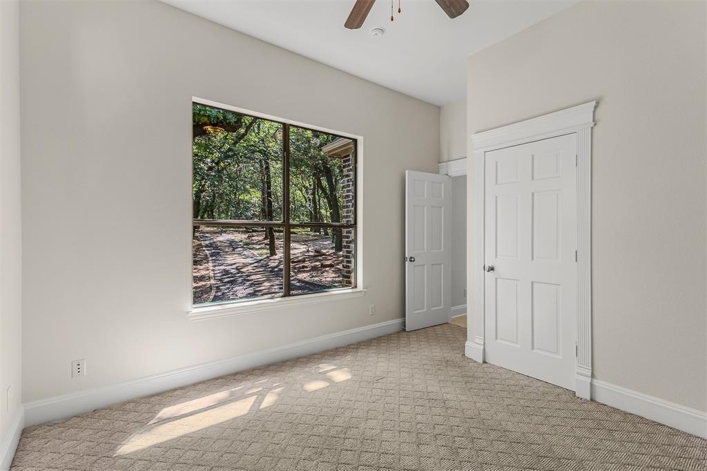 Emerald Sound At Lake Lewisvil - Residential