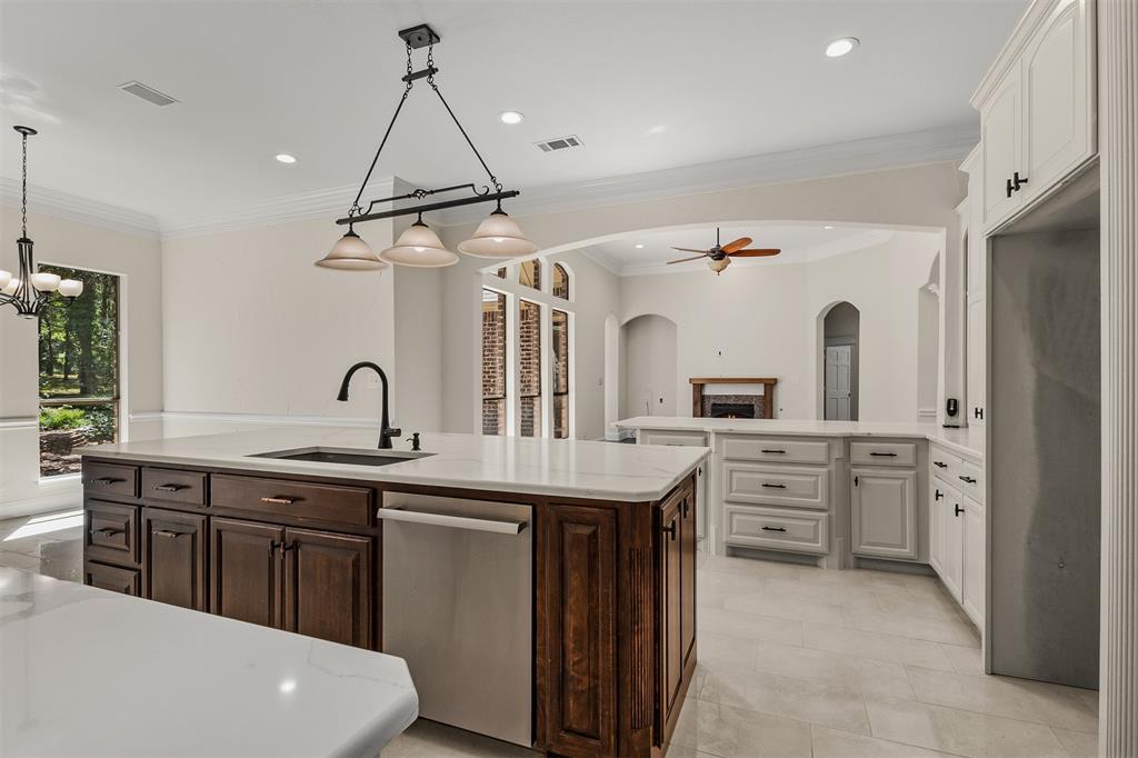 Emerald Sound At Lake Lewisvil - Residential