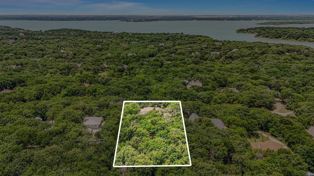 Emerald Sound At Lake Lewisvil - Residential