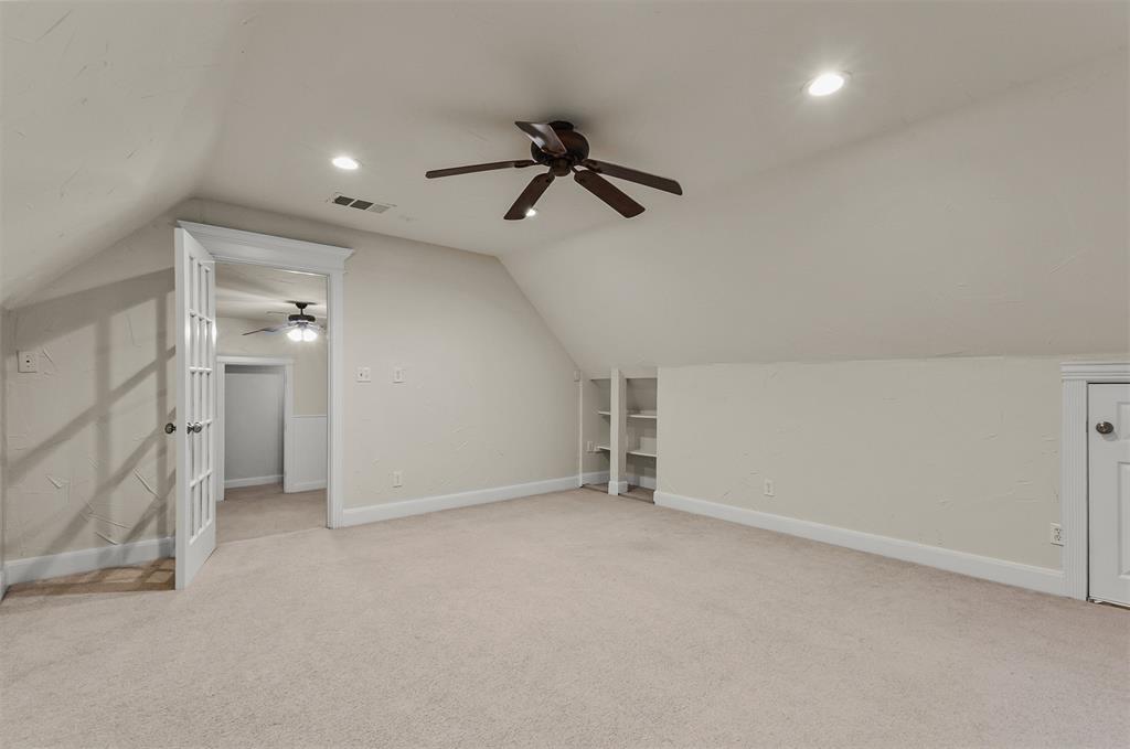 Emerald Sound At Lake Lewisvil - Residential