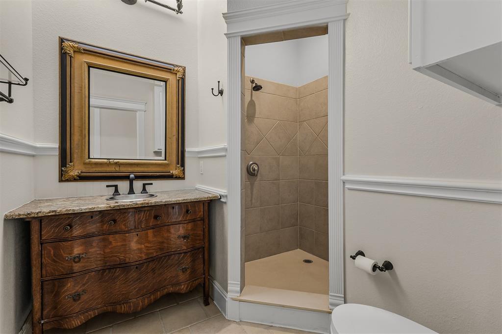 Emerald Sound At Lake Lewisvil - Residential