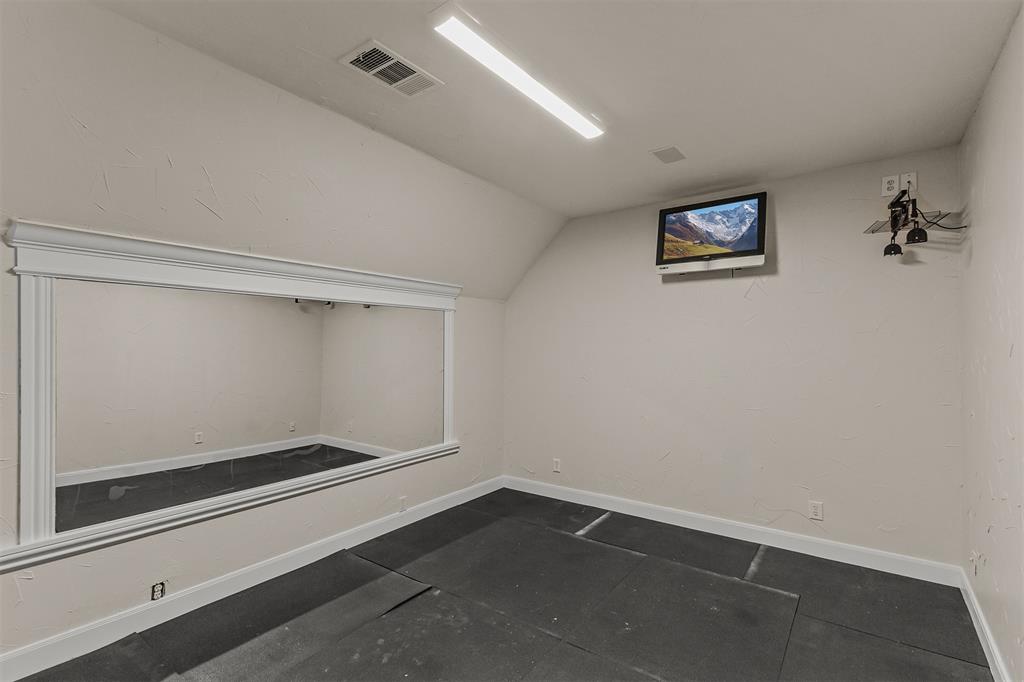 Emerald Sound At Lake Lewisvil - Residential