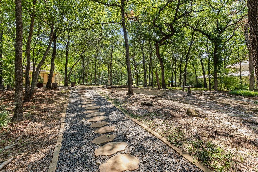 Emerald Sound At Lake Lewisvil - Residential