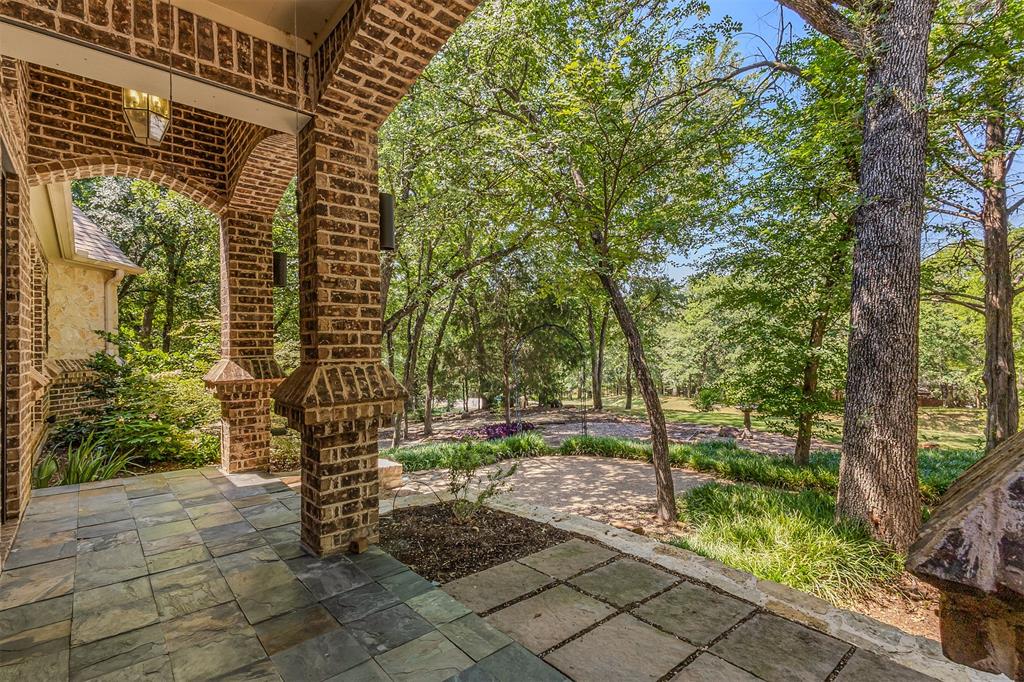 Emerald Sound At Lake Lewisvil - Residential