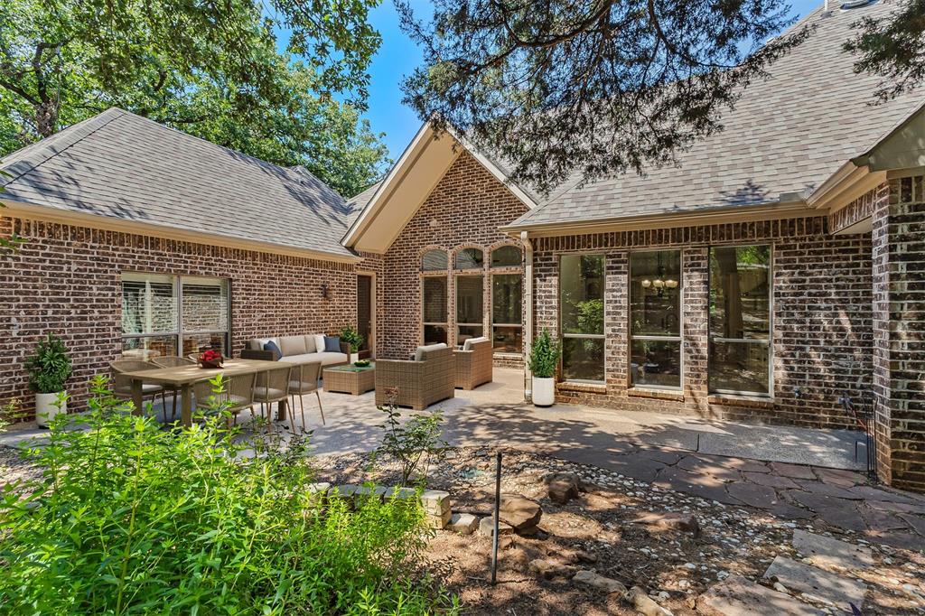 Emerald Sound At Lake Lewisvil - Residential