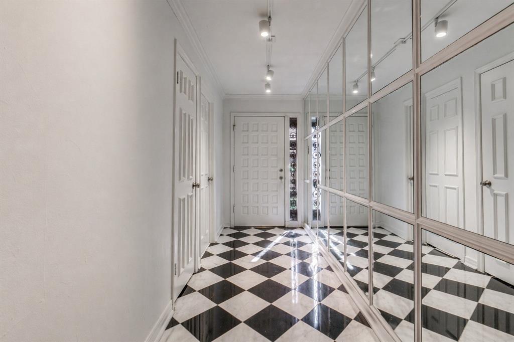Hillcrest Villa Condo - Residential