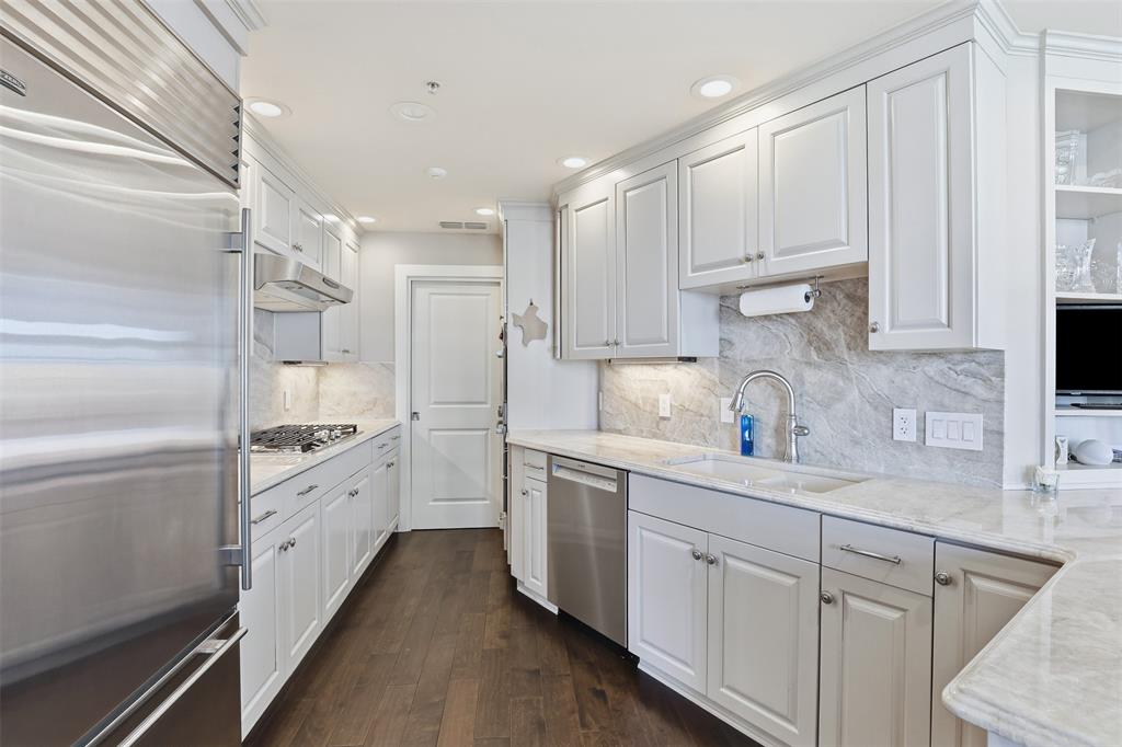 Neil P At Burnett Park Condo - Residential